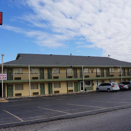 Delux Inn Tulsa Buitenkant foto