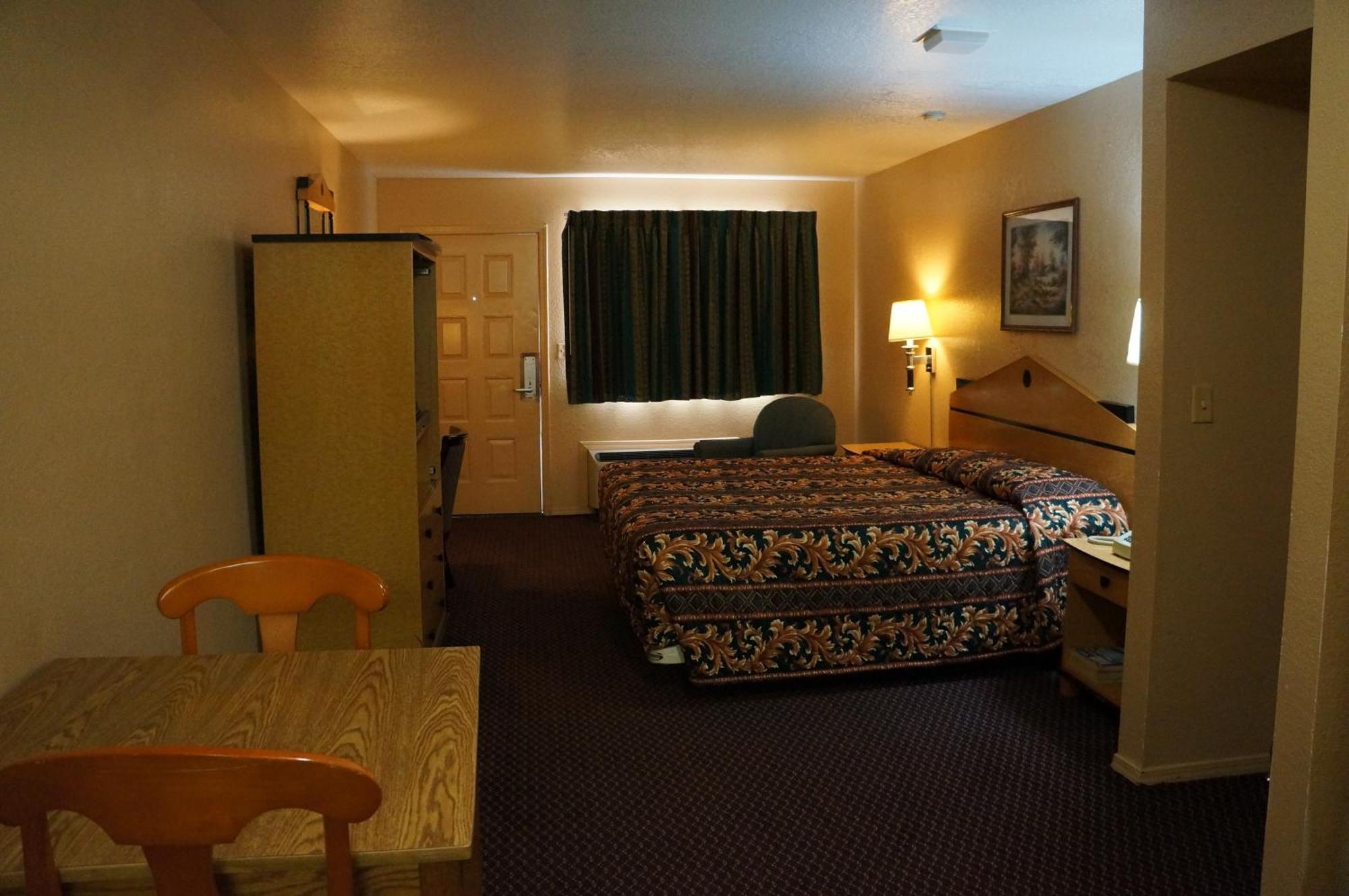Delux Inn Tulsa Buitenkant foto