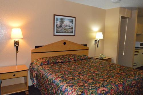 Delux Inn Tulsa Buitenkant foto